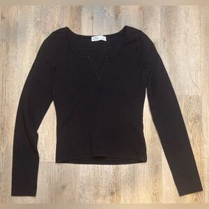 Hollister Women's Ribbed Black Long Sleeve V-Neck Knit Top, Size S
